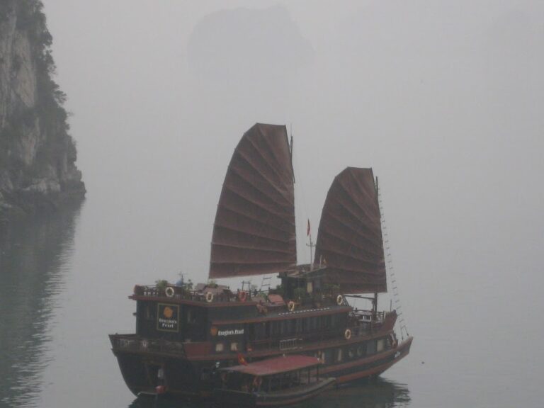 Back To The Motherland: Overnight Trip to Ha Long Bay