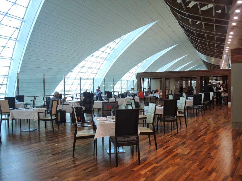 emirates first class lounge dubai