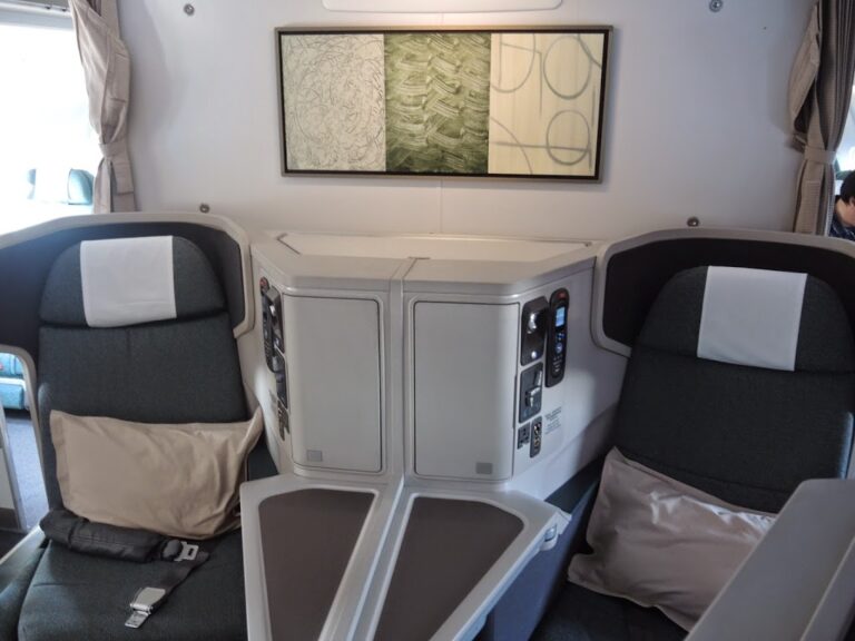 Finding 2 Seats In Singapore Suites Is Surprisingly Easy, And The Best Business Class Product In The World