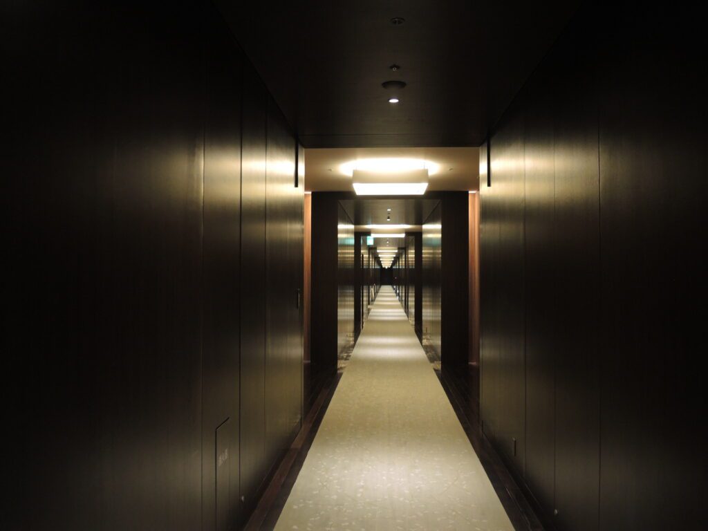 conrad tokyo hallway