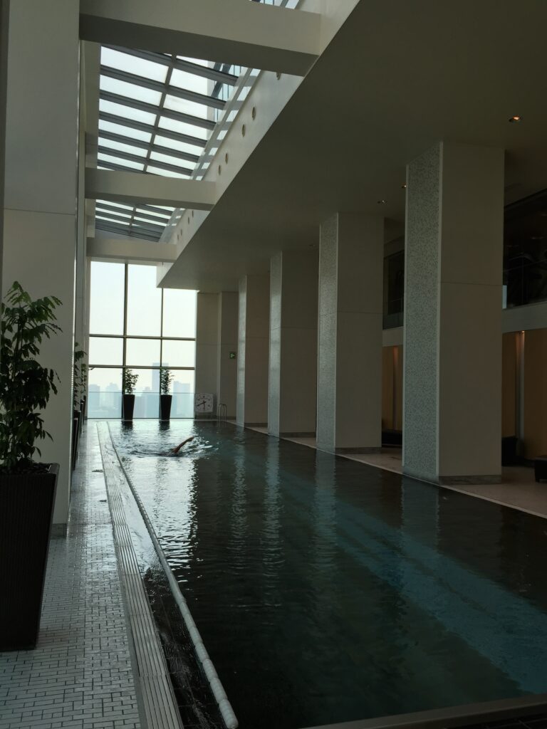 conrad tokyo pool 2