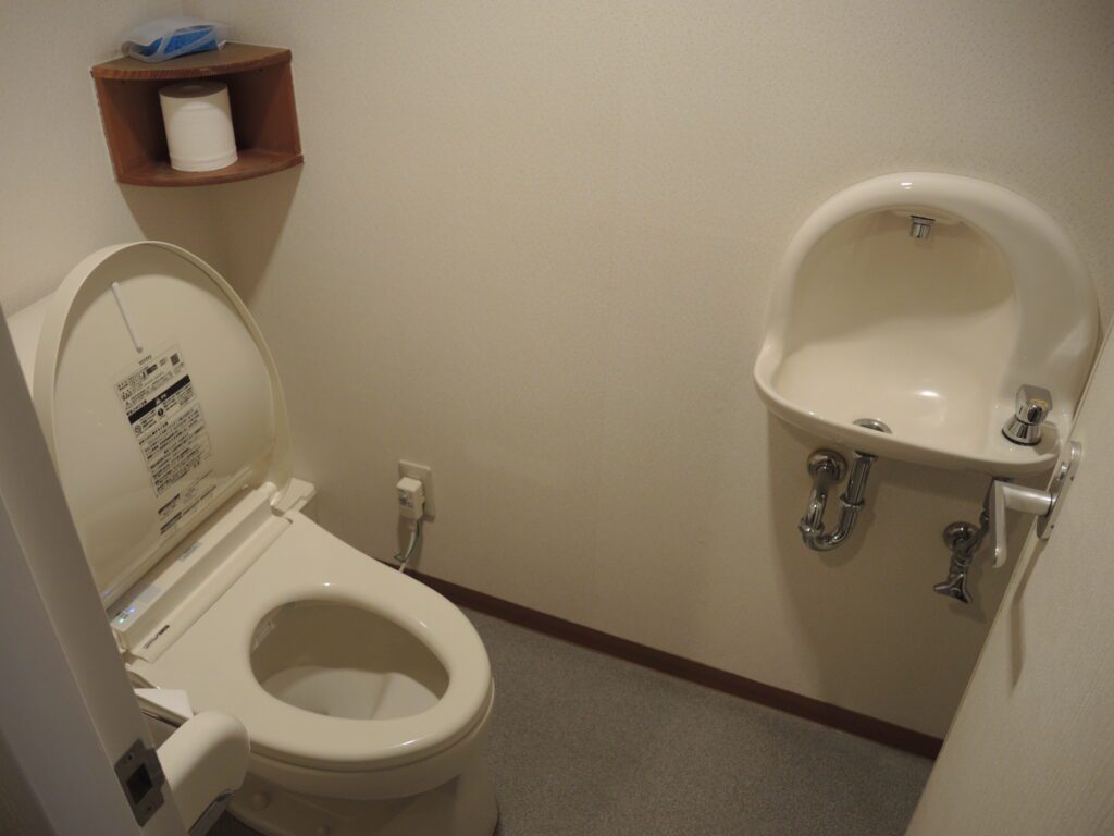 funaya ryokan matsuyama toilet