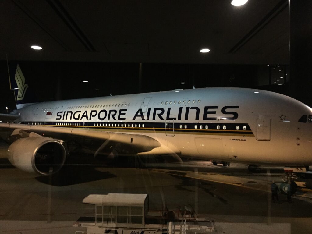 singapore airlines suites lax to nrt a380 tarmac