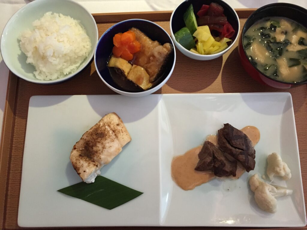 singapore airlines suites lax to nrt light meal 3