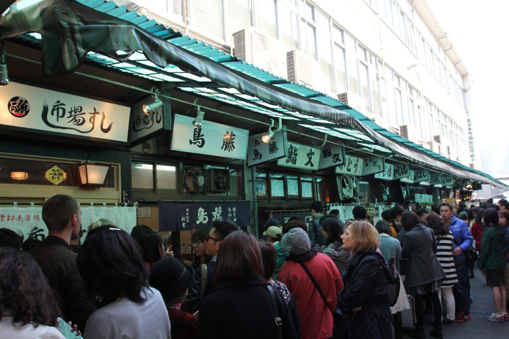 tsukiji crowds 3