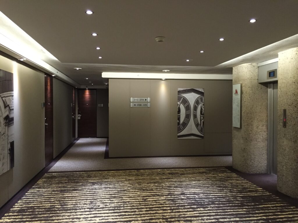marriott zurich room hallway
