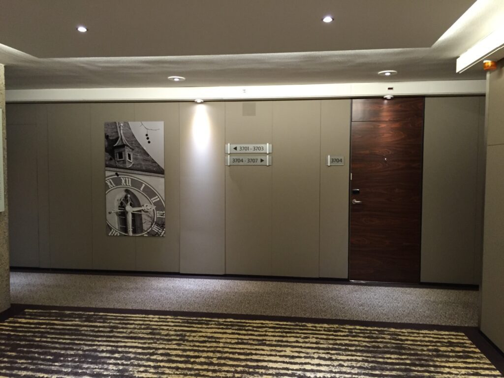 marriott zurich room hallway 2