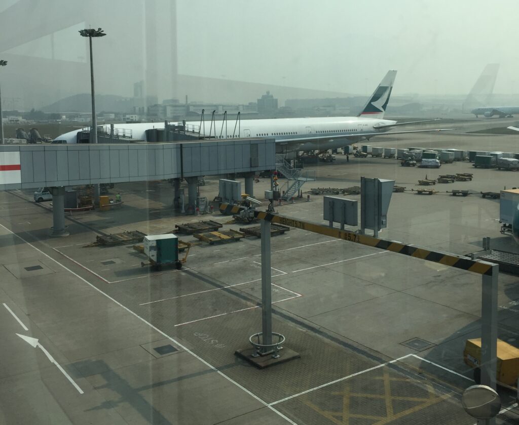 cathay pacific first class hong kong to new york boeing 777 exterior