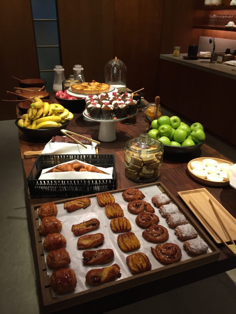 cathay pacific the pier first class lounge the pantry pastries
