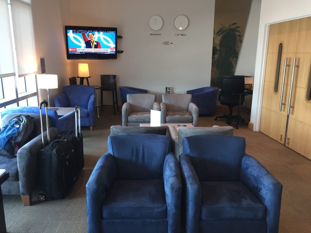 british-airways-first-class-lounge-sfo-seating-1